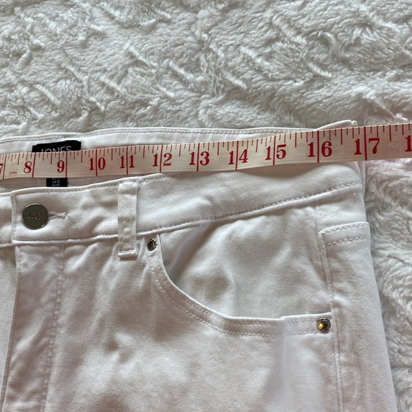 Jones New York white ankle/crop pants, size 12 - Picture 4 of 7